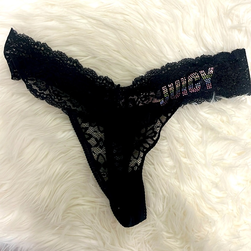 black thong 🖤
